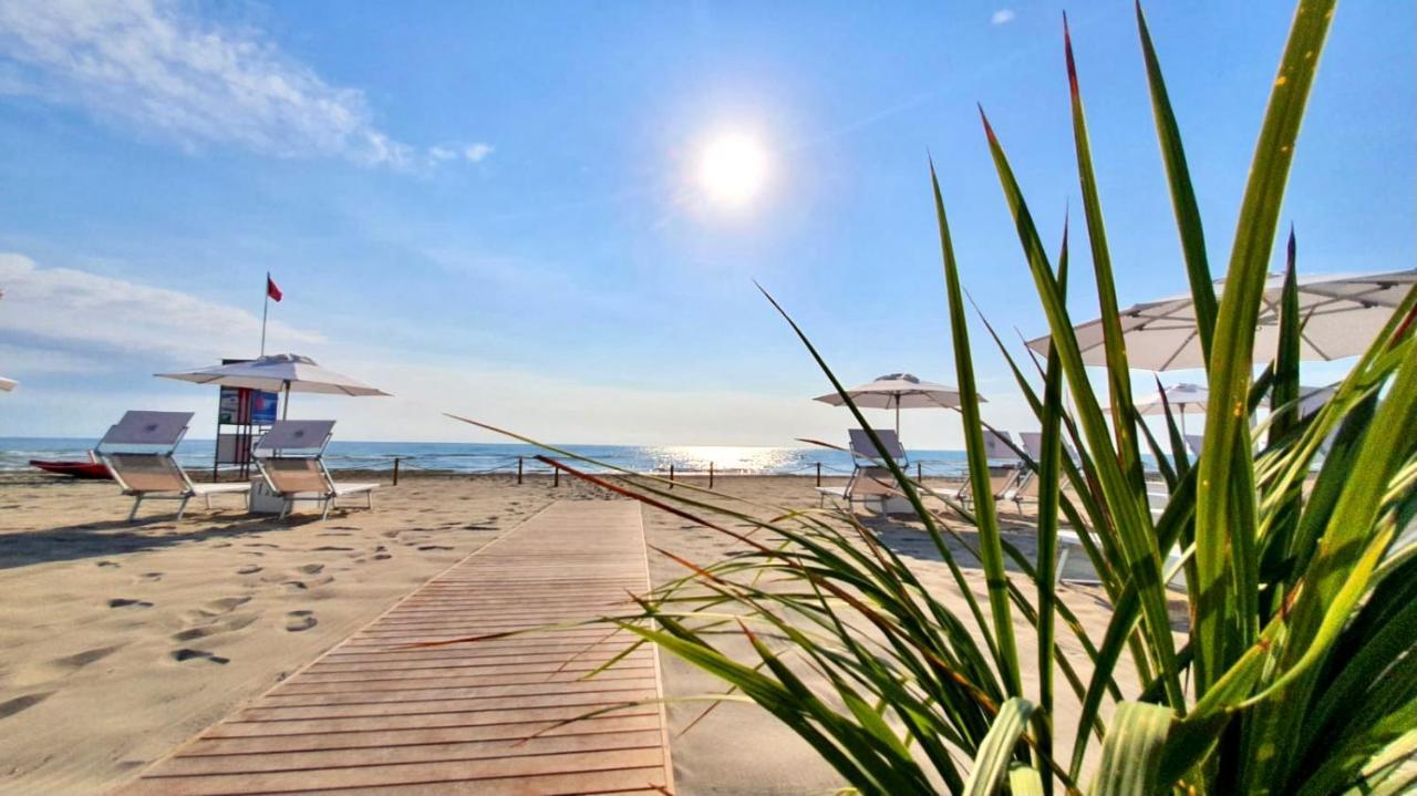 Hotel Saraceno Resort With Private Beach Milano Marittima Exterior foto