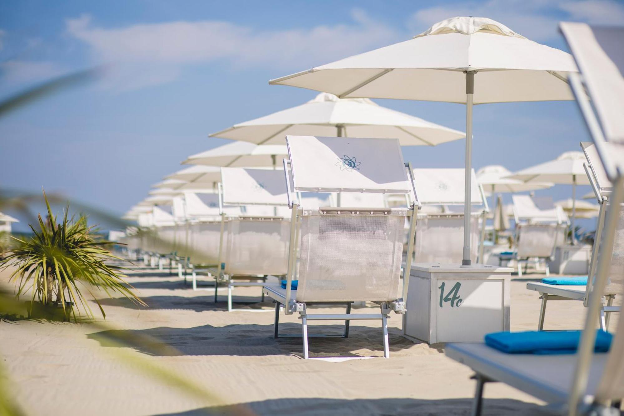 Hotel Saraceno Resort With Private Beach Milano Marittima Exterior foto